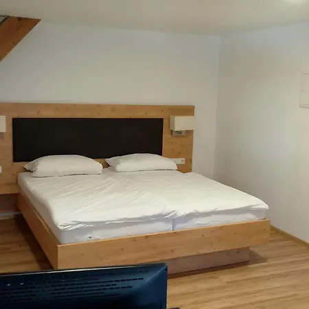 Zum Rebstock Hotel 3*